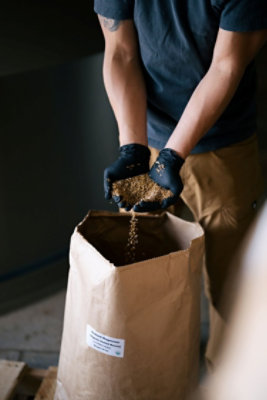 Deschutes X Patagonia Organic Na Ipa Cans 6-12 Fl. Oz. In Cans - 6-12 FZ - Image 4