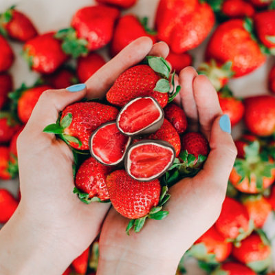 Tru Fru Strawberries Chocolate White And Dark - 8 OZ - Image 3