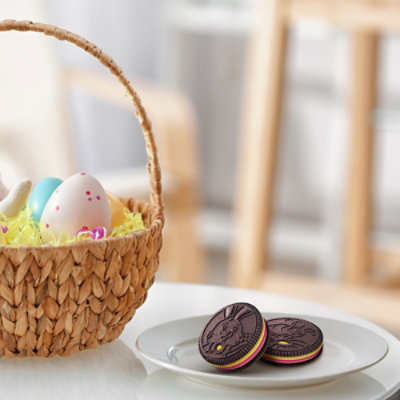 Oreo Limited Edition Easter Colored Creme Chocolate Sandwich Cookies - 2.04 Oz - Image 3