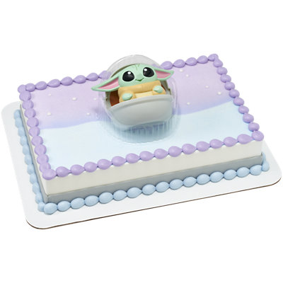 STAR WARS: THE MANDALORIAN™ Cutest in the Galaxy Cake - Image 1