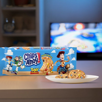 CHIPS AHOY! with Disney and Pixar's Toy Story Crunchy Candy Blasts Fudgy Chocolate Chip Cookies, Special Edition - 9.5 Oz - Image 5