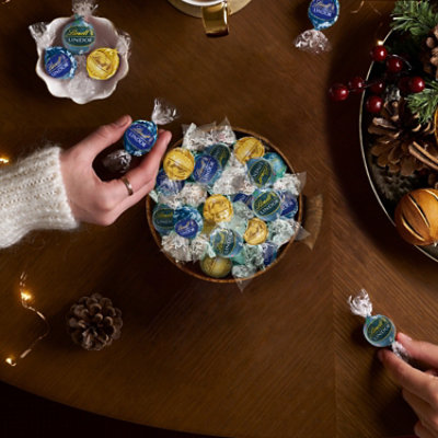 Lindt Lindor Holiday Winter Assortment Assorted Chocolate Candy Truffles Bag - 8.5 Oz - Image 2