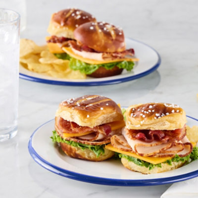 Gerber Lil Crunchies Mild Cheddar Baked Corn Snack Canister for