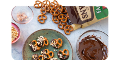 Skinny Chocolate Hazelnut Mini Pretzels 