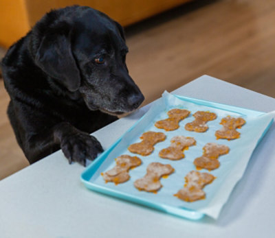 https://images.albertsons-media.com/is/image/ABS/cheddar-cookies-cb