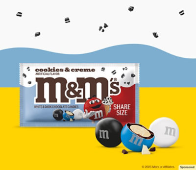 M&M'S Cookies & Creme share size pack with M&M'S lentils and oreo bites sprinkled throughout.